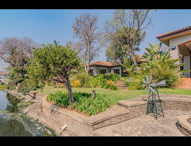 6 BEDROOM HOUSE FOR SALE IN PECANWOOD ESTATE